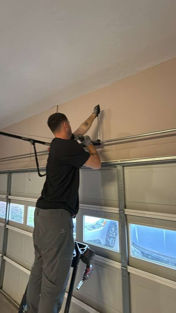 Garage door repair in Mountain View, CA by Hamilton of Shoreline (photo 3)