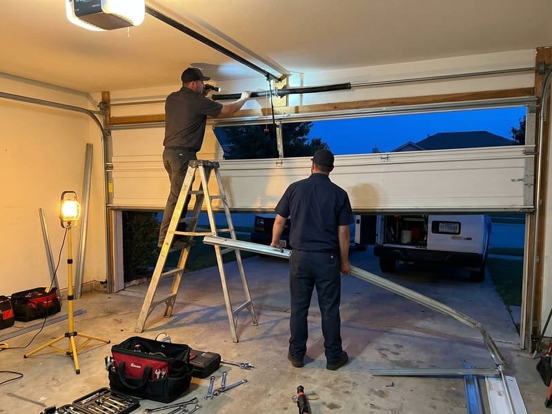 Emergency Garage Door Repair job by Hamilton of Shoreline in Mountain View (photo 1)